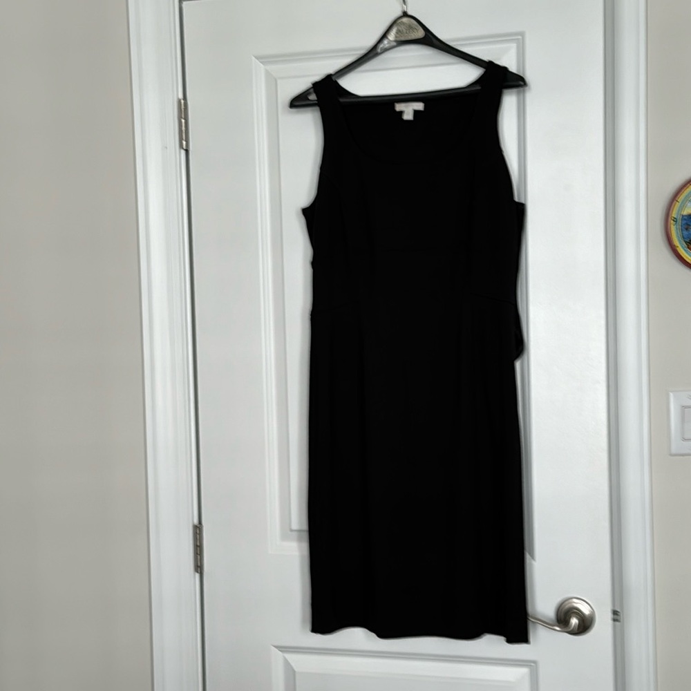 Sleeveless black dress